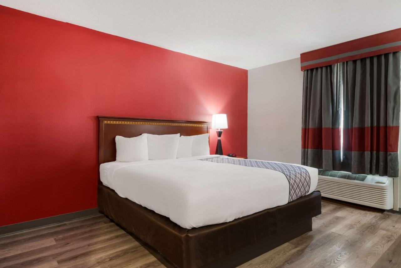 Surestay Plus Hotel By Best Western San Antonio North Exterior photo