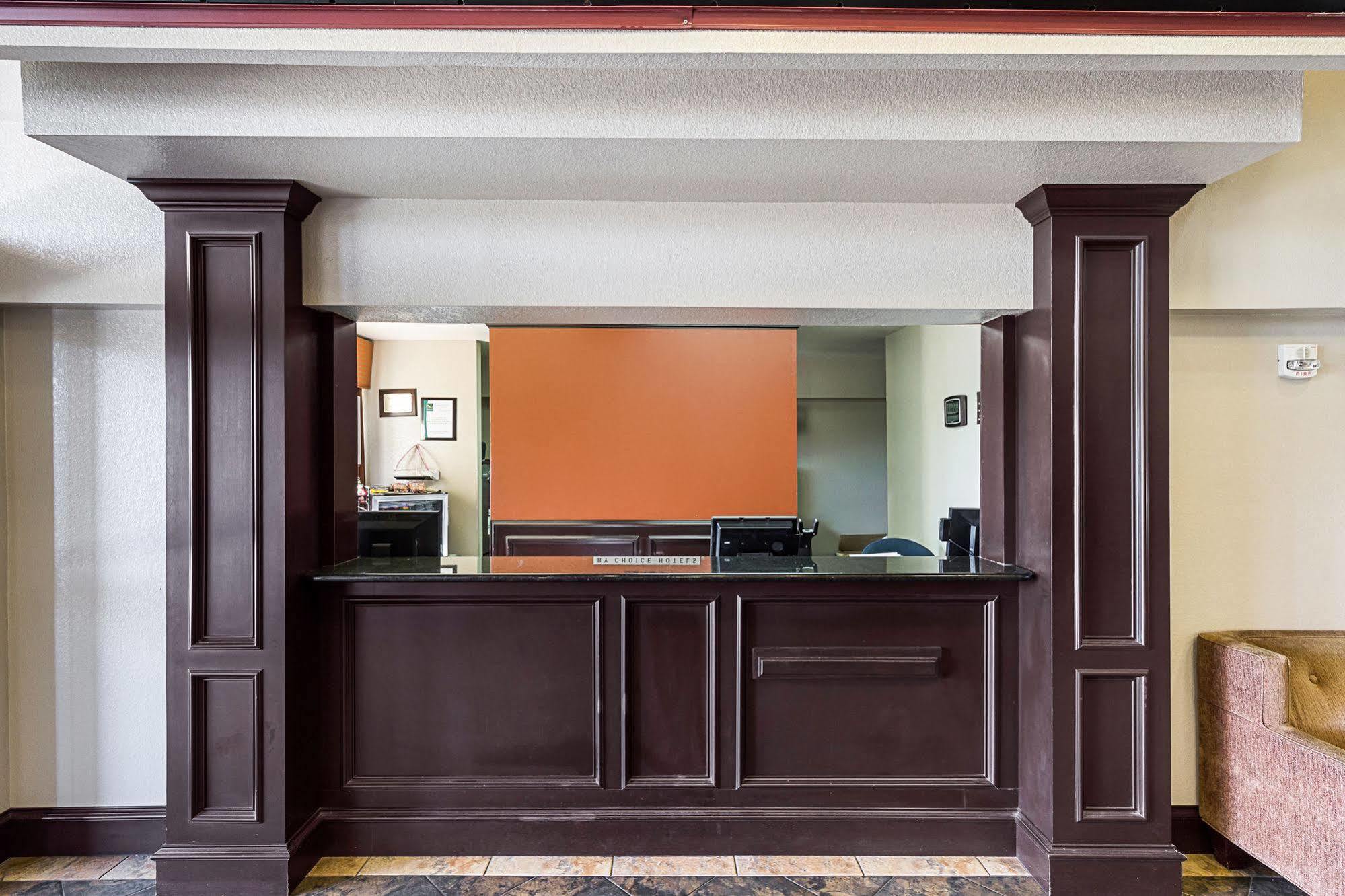 Surestay Plus Hotel By Best Western San Antonio North Exterior photo