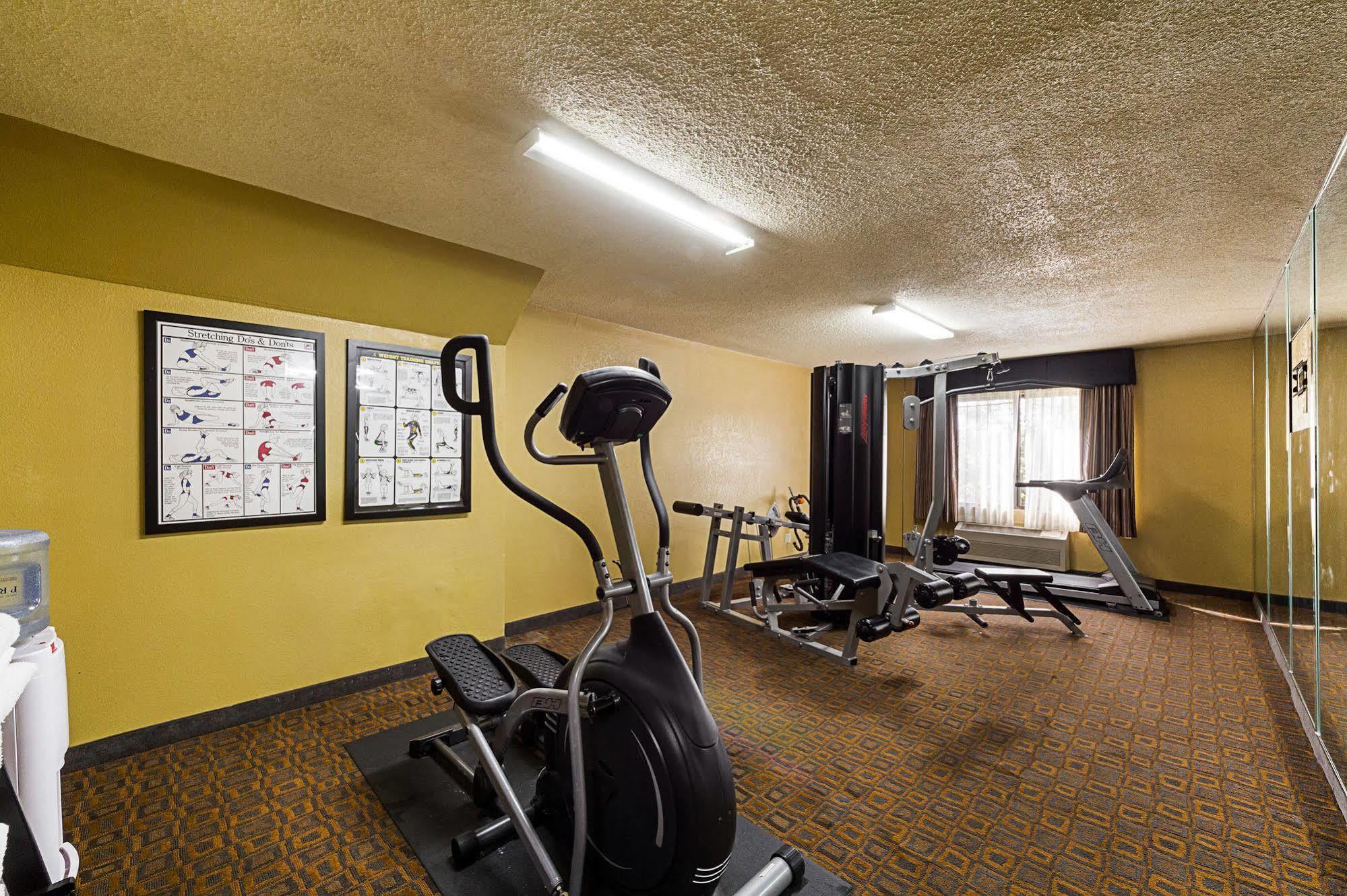 Surestay Plus Hotel By Best Western San Antonio North Exterior photo